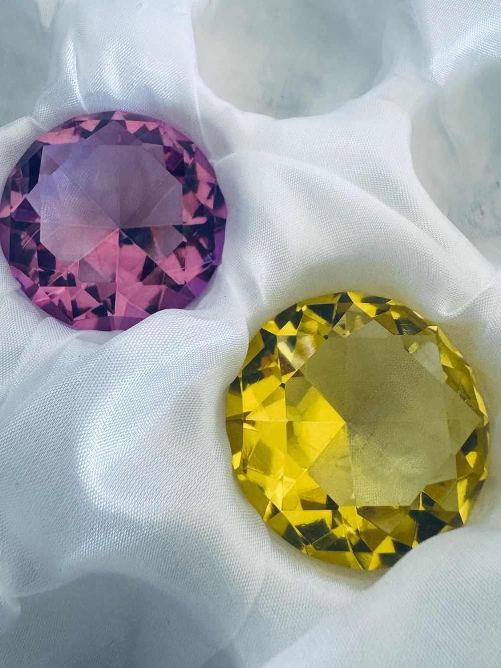 Diamond Shape Crystal Paperweight Loose Jewels Set Purple Yellow